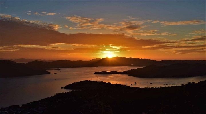2 Sikatuna Mirror of the World