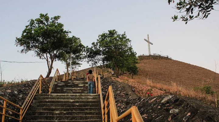 Mount Tapyas (3) Mount Tapyas